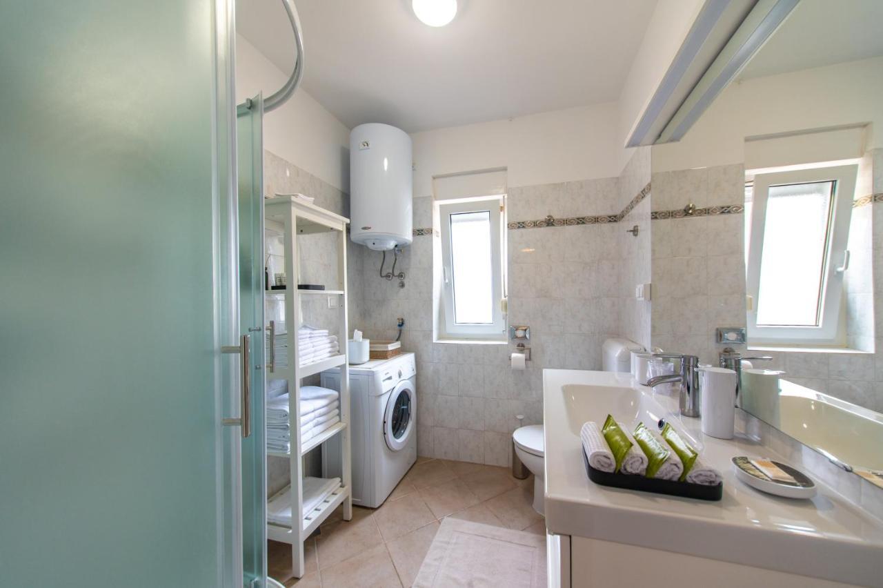 Apartment Axelle 50 Meters To The Beach Banjole Buitenkant foto